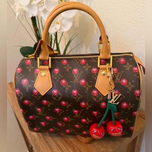 LV Cherries Bag Charm, Collection Edition, New - Picture 9 of 9